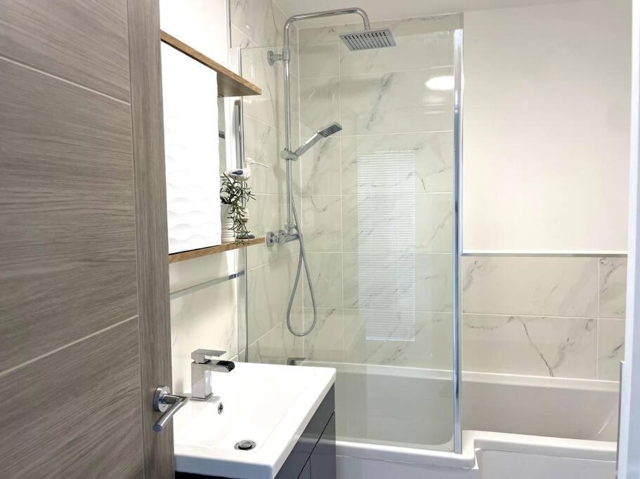 Luxury Porthcawl Large Spacious 2 Bedroom Apt, Garden, Prime Location Экстерьер фото